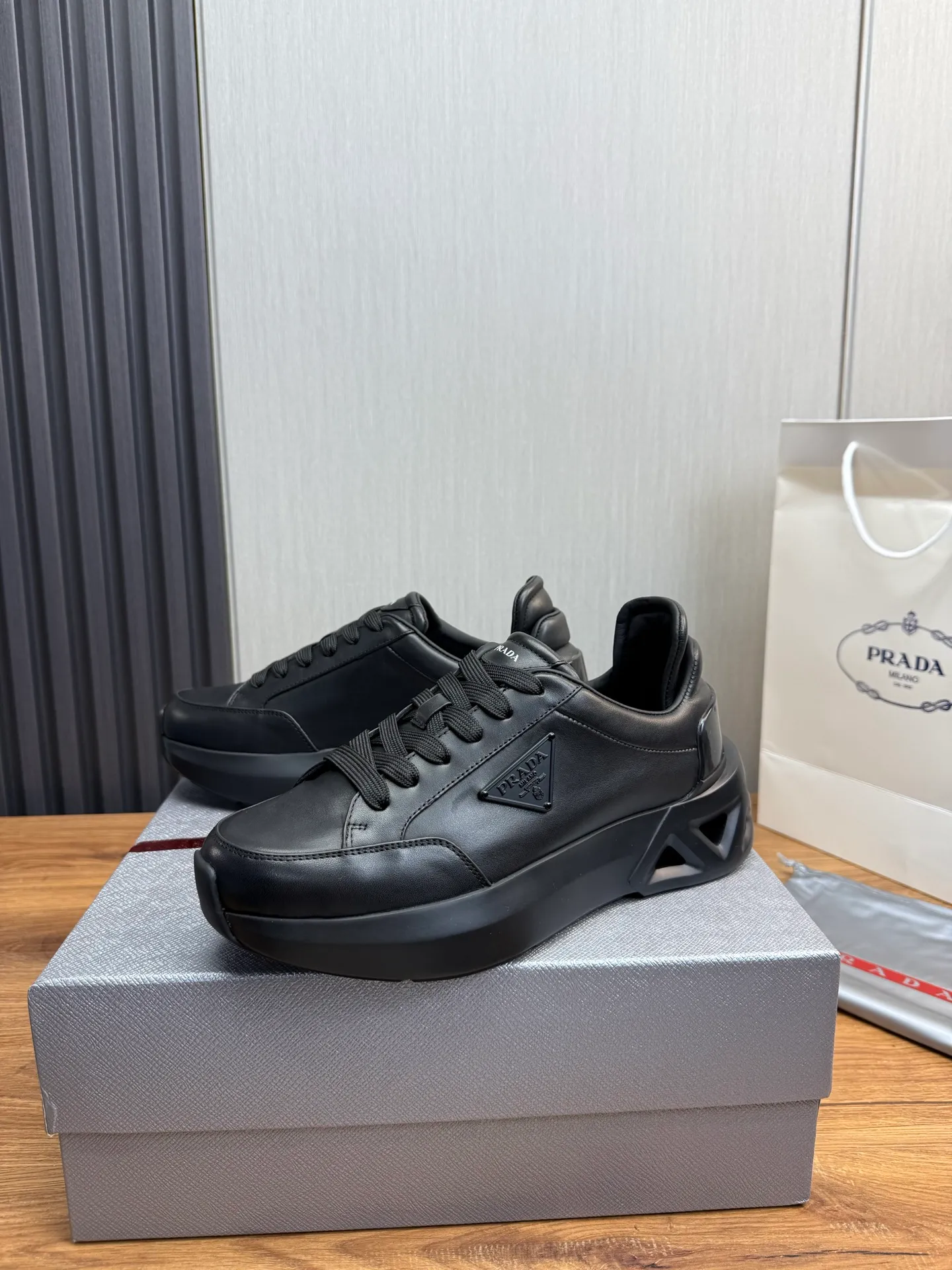 Men's shoes 💰660💰 [PRADA] Men's shoes are popular in the counter, high-quality shipments ✔️Official website synchronization, original imported cowhide + cowhide lining, 1⃣️ratio 1⃣️reproduction, original sole, 38-45